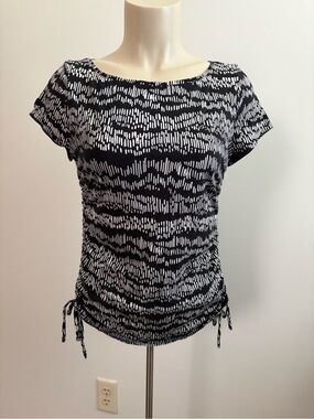 White House Black Market Monochrome Ruched Sides Boat Neck Size Small